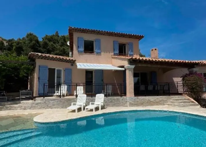 Yasmine Cavalaire-sur-Mer