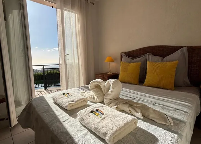 Yasmine Cavalaire-sur-Mer