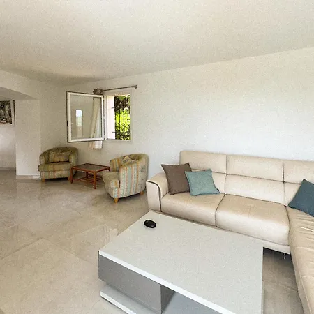 Yasmine Вилла *