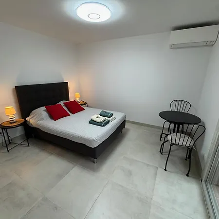 ヴィラ Yasmine キャバレール・シュル・メール