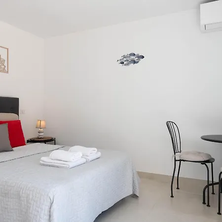 Yasmine Cavalaire-sur-Mer